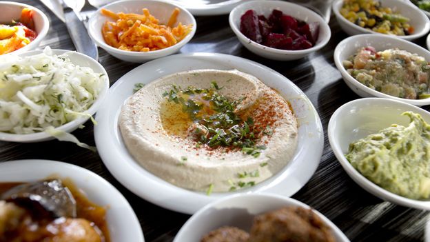 Hummus Unpacked: Global Popularity, Nutrition, and Authenticity Debates
